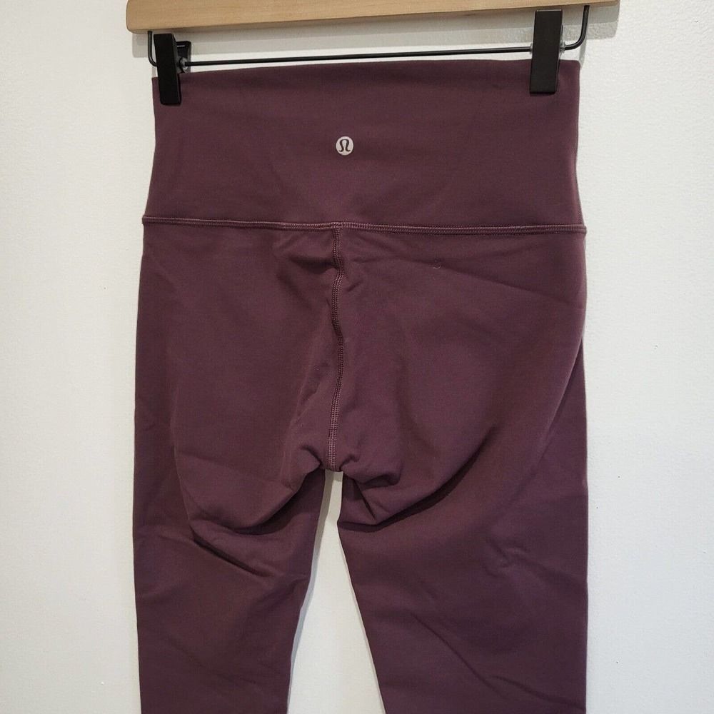 Lululemon Women’s Size 6 Burgundy Cropped Wunder Under Leggings - Picture 6 of 7